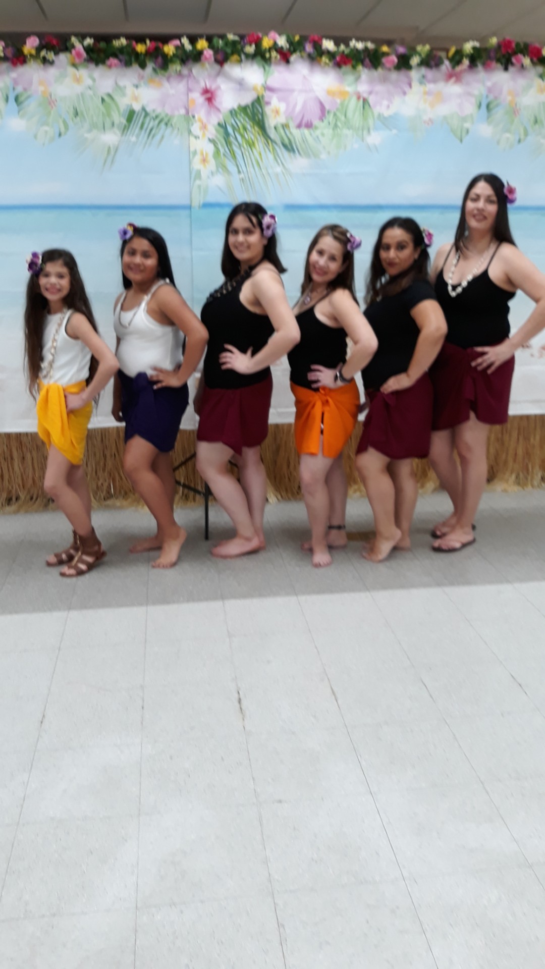 Wellness & Dance Polynesian dancers posing